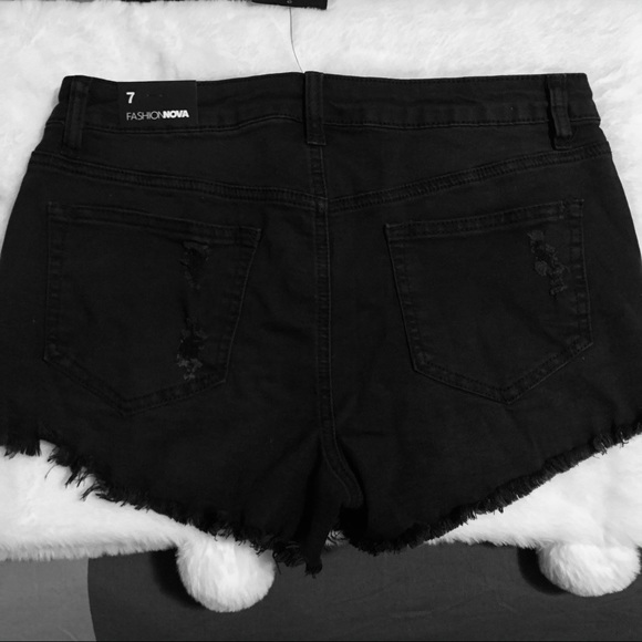 Black shorts - Picture 3 of 3